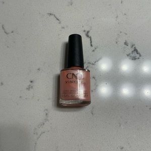 CND vinylux nail polish